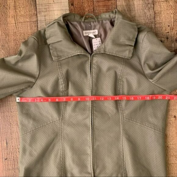 Christopher and banks green faux leather clasp closure lightweight jacket - L - Picture 2 of 9